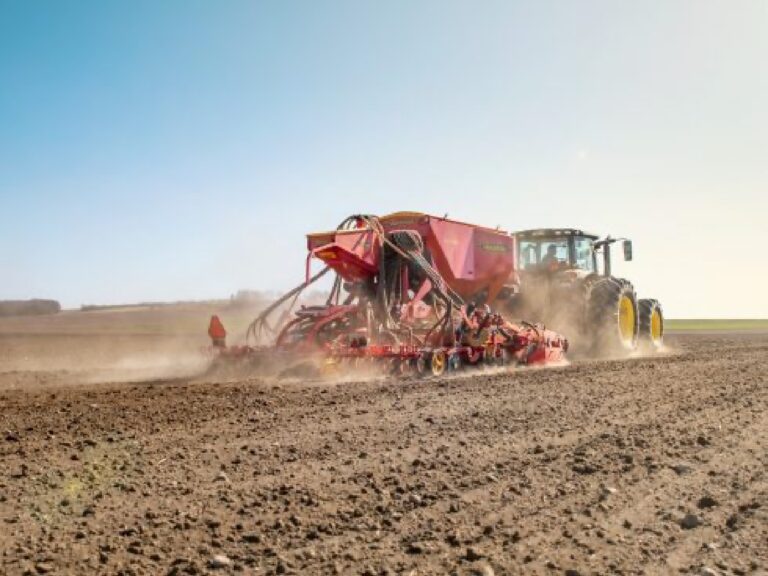 Spirit 400C/S Pneumatic Seed Drill